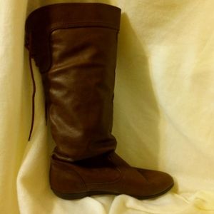 Turner size 7.5 brown leather boots Nwot lace up in back
